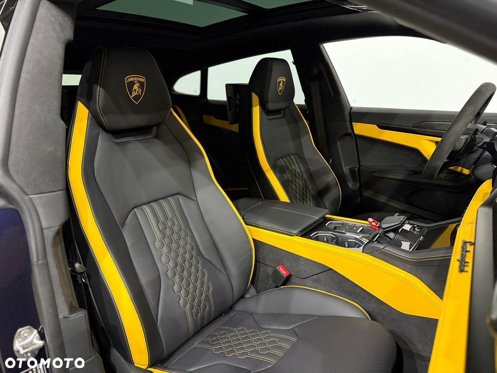 Lamborghini Urus - 36