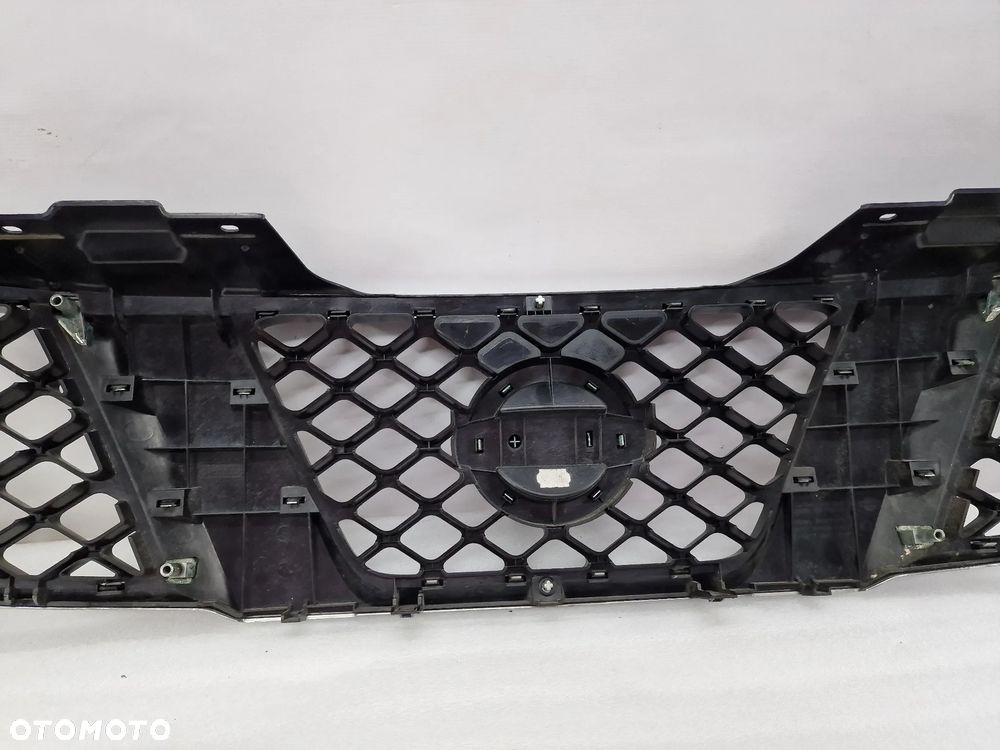 NISSAN NAVARA III D40 / PATHFINDER 05- ATRAPA / GRILL PRZEDNI PRZÓD , NR 62310EBXXX / 62310EB400 , NR AUKCJI GL333 - 16