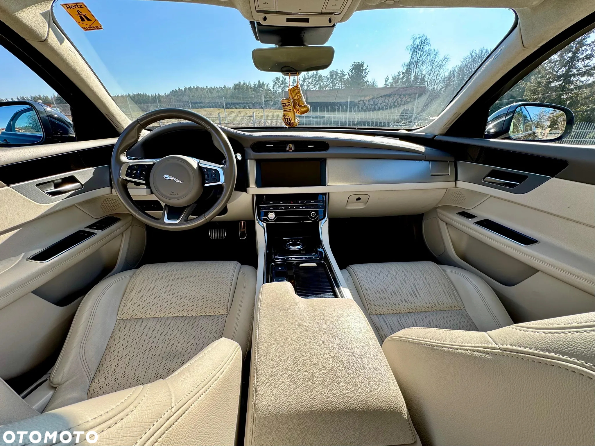 Jaguar XF 2.0 i4D AWD Prestige - 14