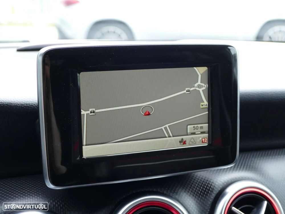 Mercedes-Benz A 180 d AMG Line - 18