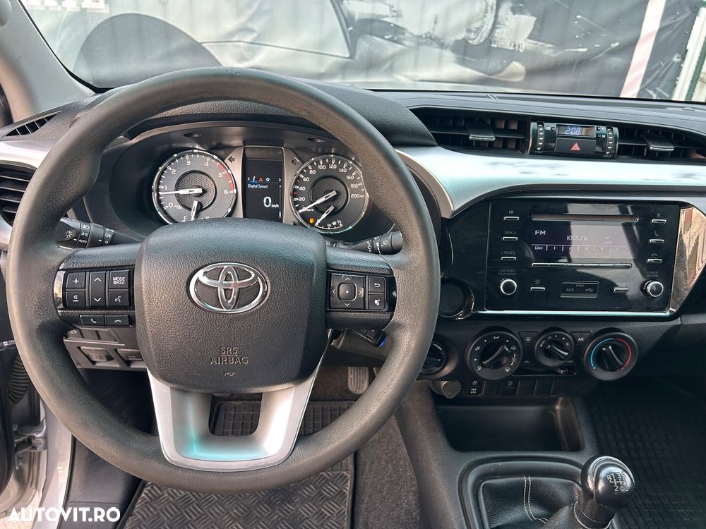 Toyota Hilux 2.4D 150CP 4x4 Double Cab 6MT Style - 17