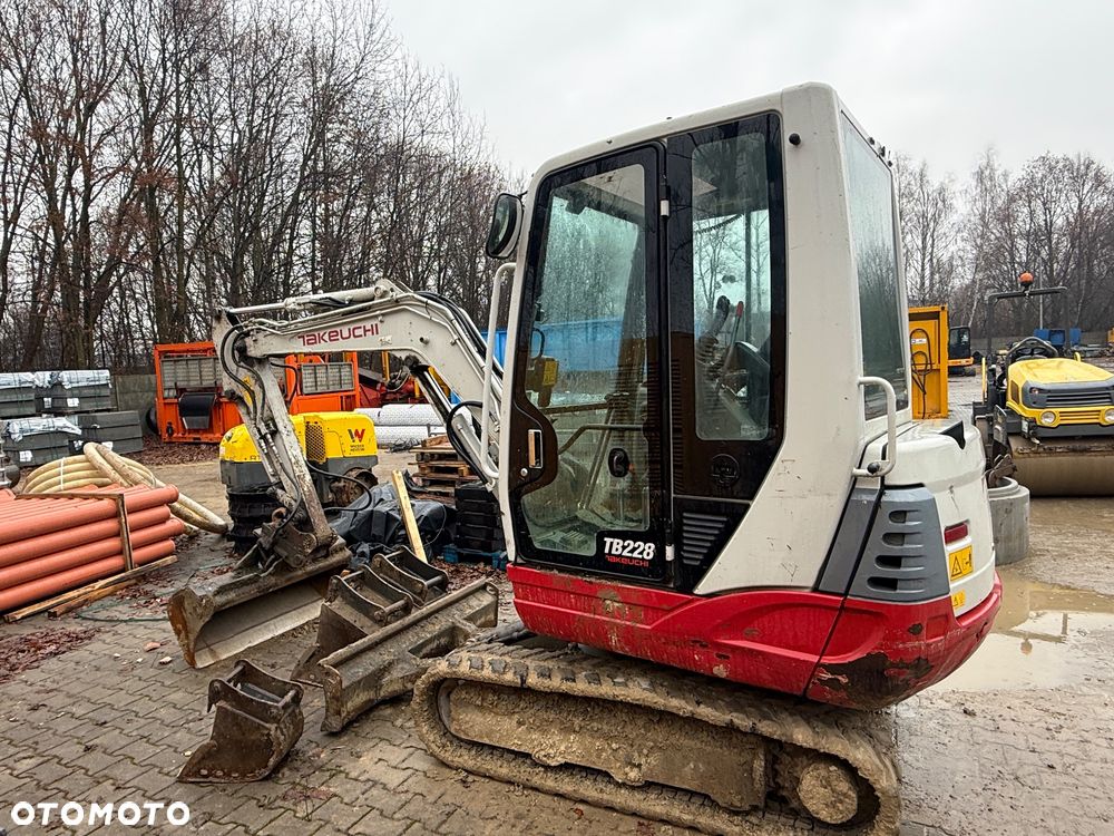 Takeuchi Tb 228 - 2