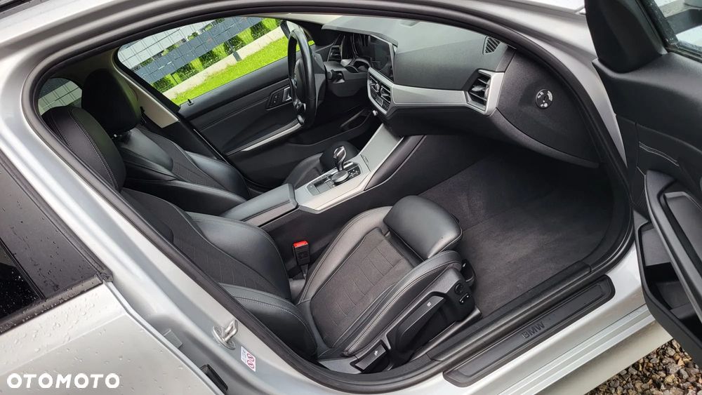 BMW Seria 3 318d Touring - 30