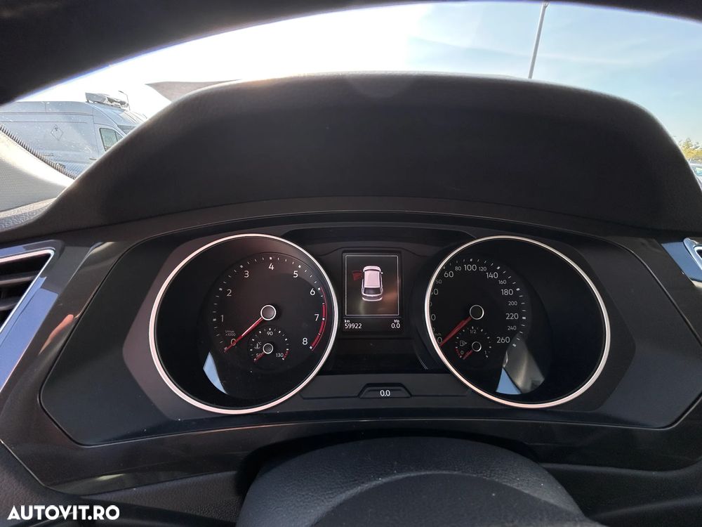 Volkswagen Tiguan - 12