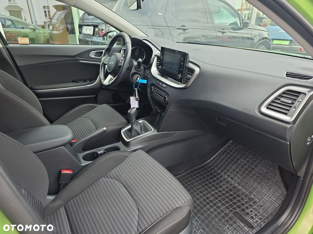 Kia XCeed 1.5 T-GDI M - 17