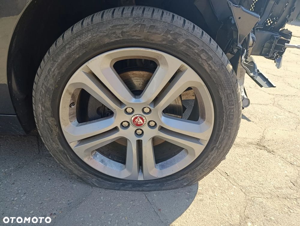 Jaguar F-Pace D300 AWD R-Dynamic SE - 10