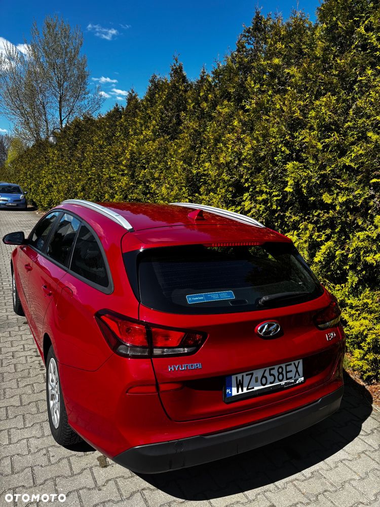 Hyundai i30 1.4 Classic + - 11