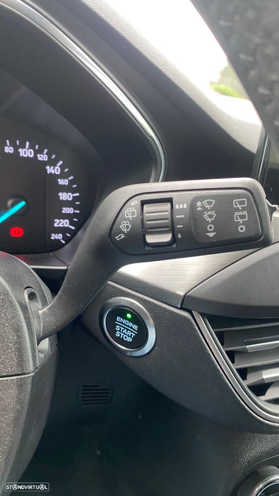 Ford Focus SW 1.5 TDCi EcoBlue Titanium - 32