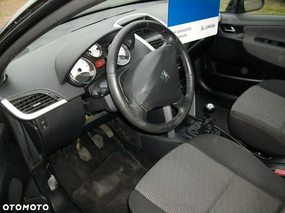 Peugeot 207 - 7
