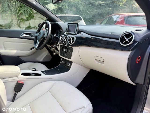 Mercedes-Benz Klasa B 200 7G-DCT AMG Line - 28