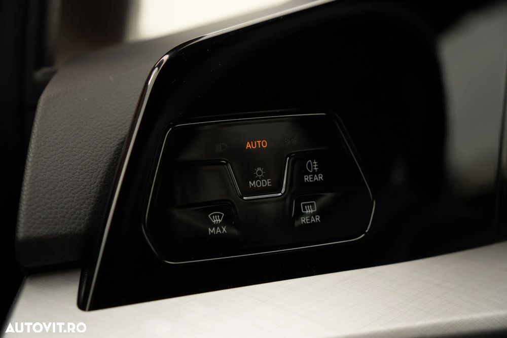 Volkswagen Golf 1.5 eTSI DSG MHEV Life - 22