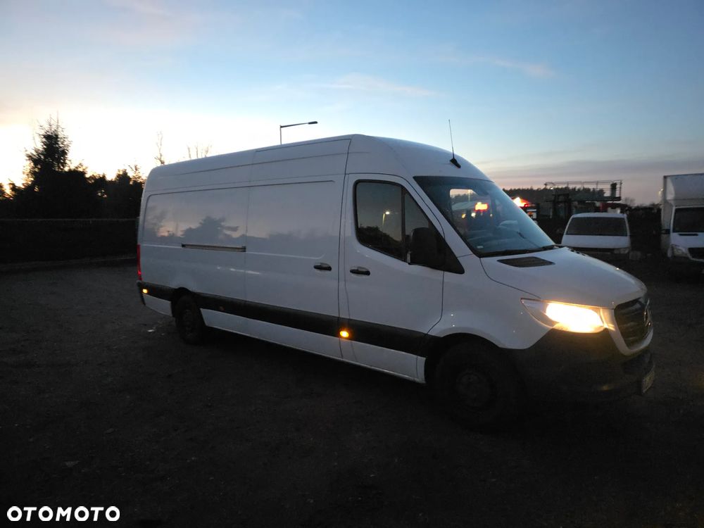 Mercedes-Benz Sprinter - 2