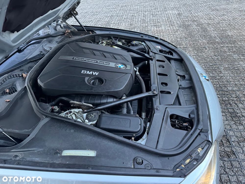 BMW Seria 5 525d - 14