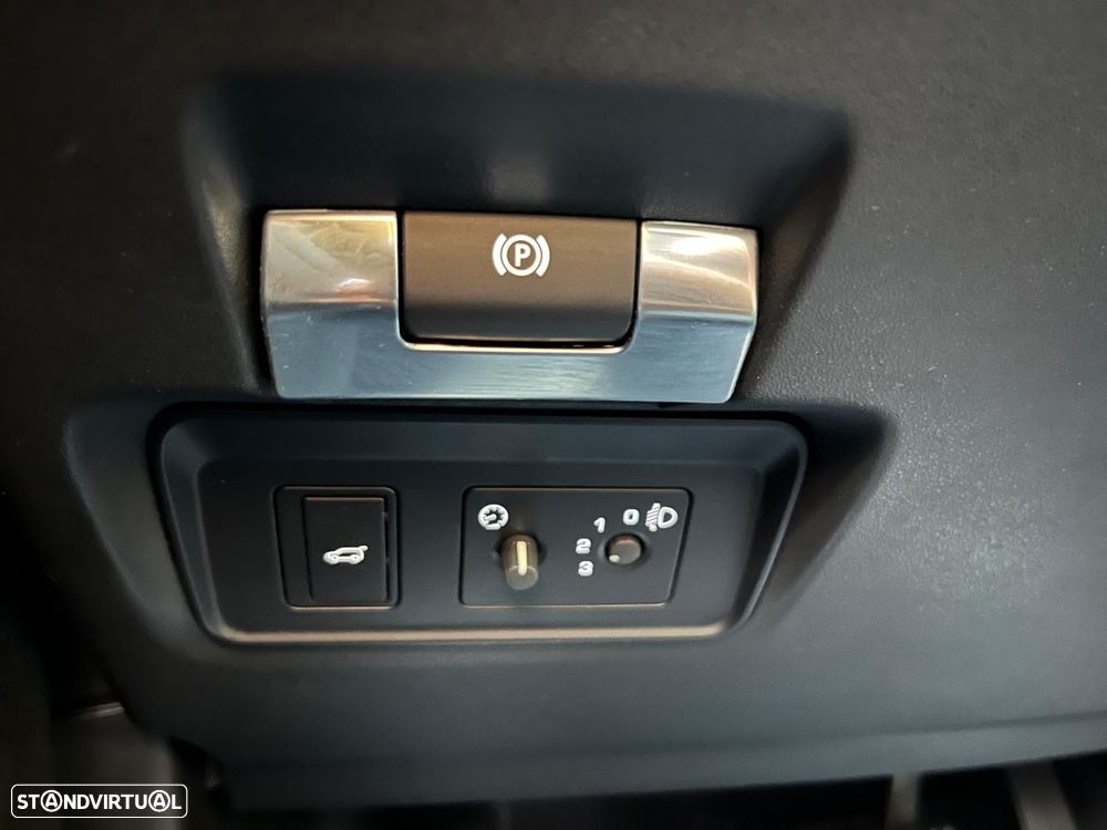 Land Rover Range Rover Evoque - 32