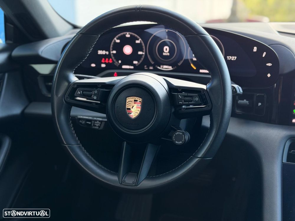 Porsche Taycan Cross Turismo 4S - 37