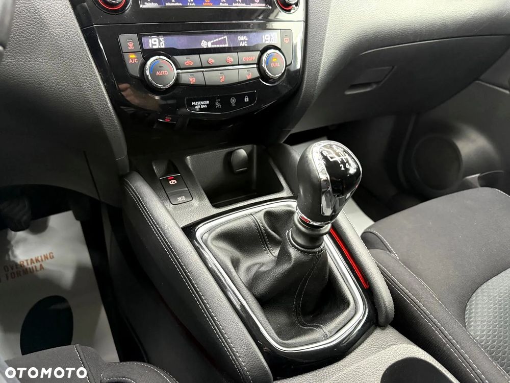 Nissan Qashqai 1.3 DIG-T N-Connecta - 20