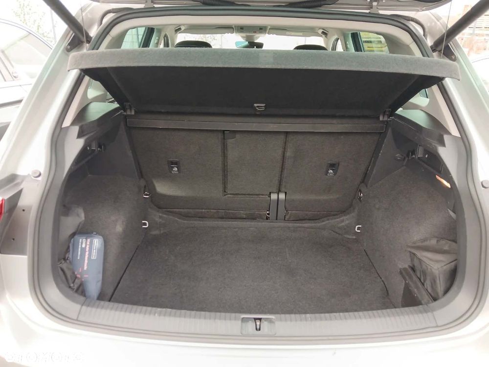 Volkswagen Tiguan - 12