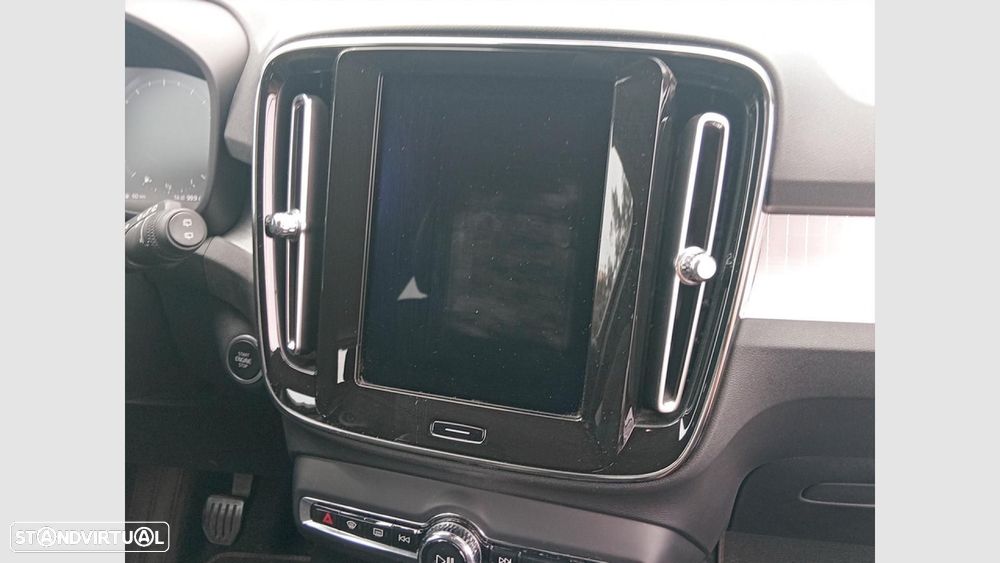 Volvo XC 40 1.5 T3 Tech Edition - 22