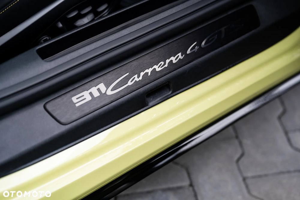 Porsche 911 Carrera T-Hybrid 4 GTS - 28