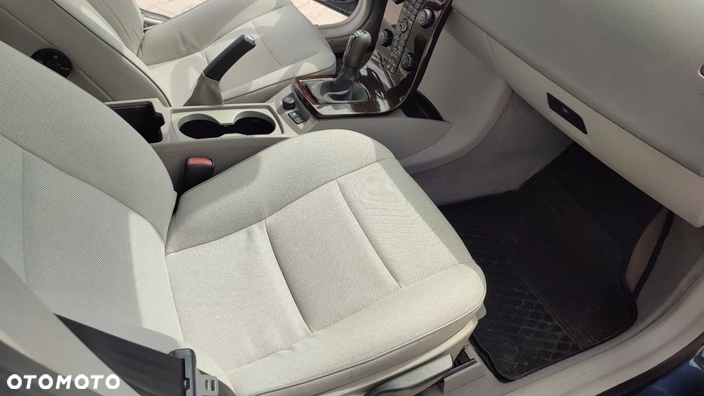 Volvo V50 2.0D Momentum - 14
