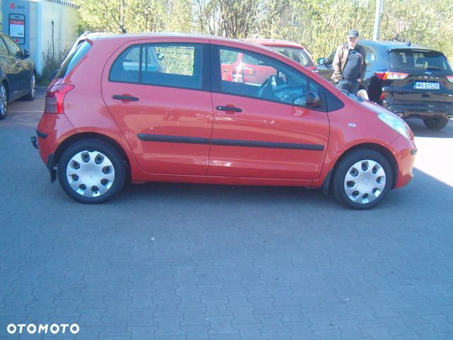 Toyota Yaris - 4