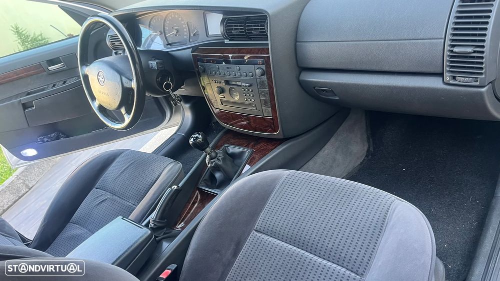Opel Omega 2.2 Elegance - 9