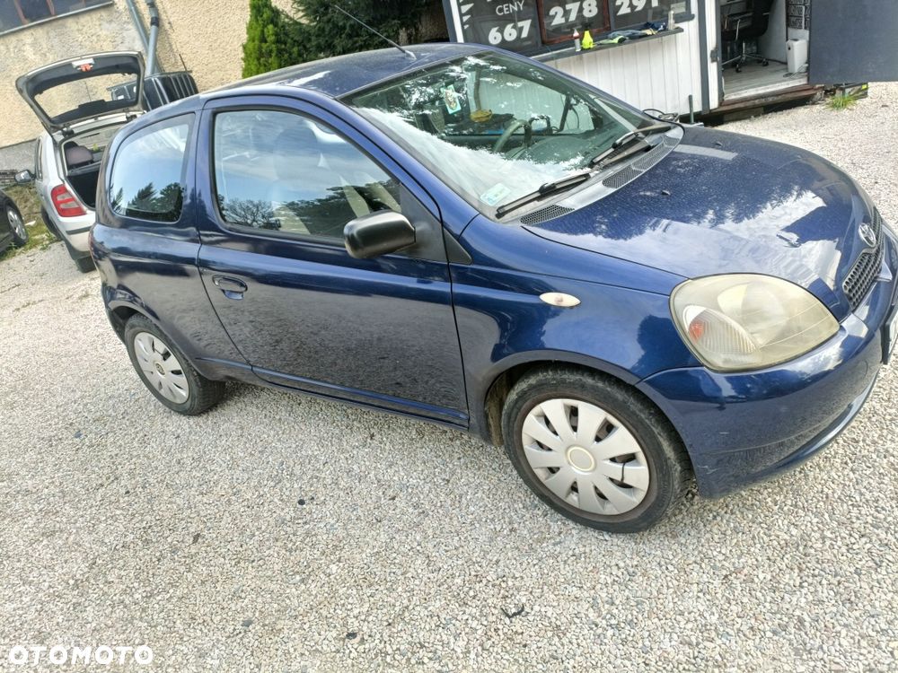 Toyota Yaris - 1