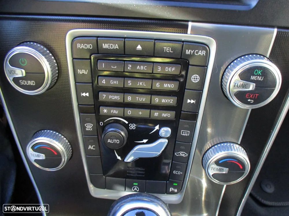 Volvo V60 2.0 D4 R-Design Summum Geartronic - 37