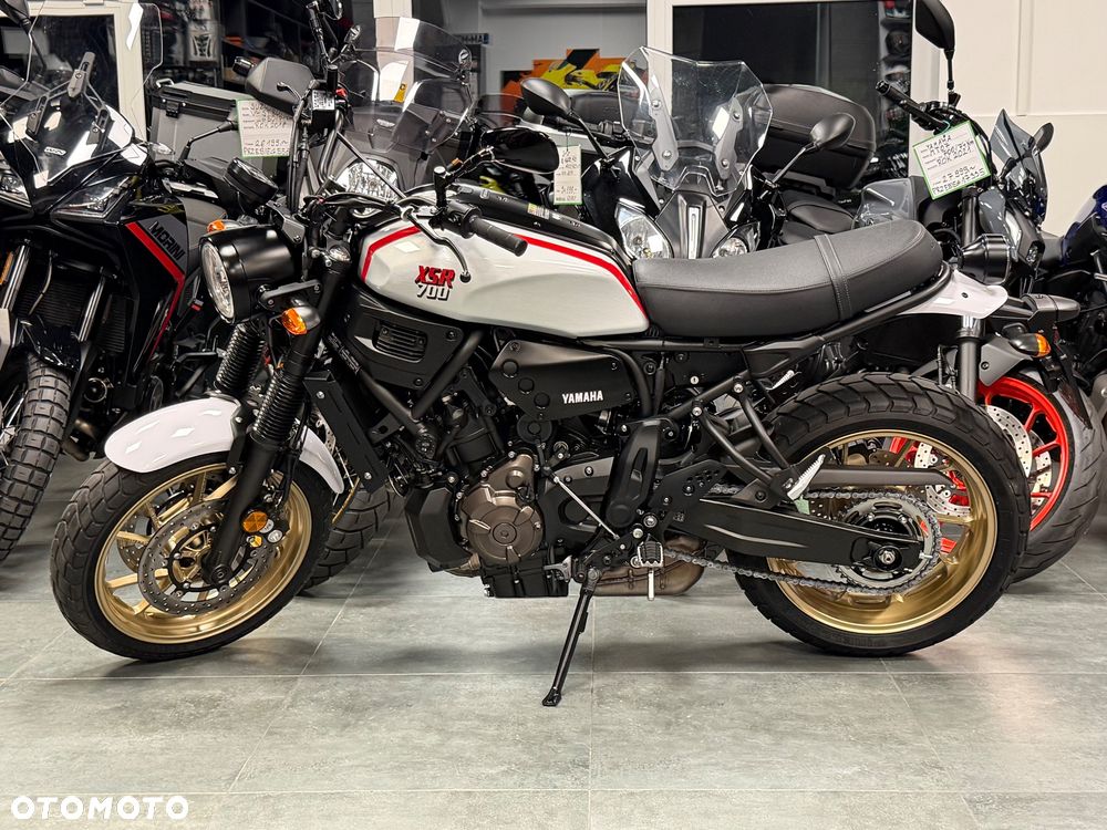 Yamaha XSR - 28