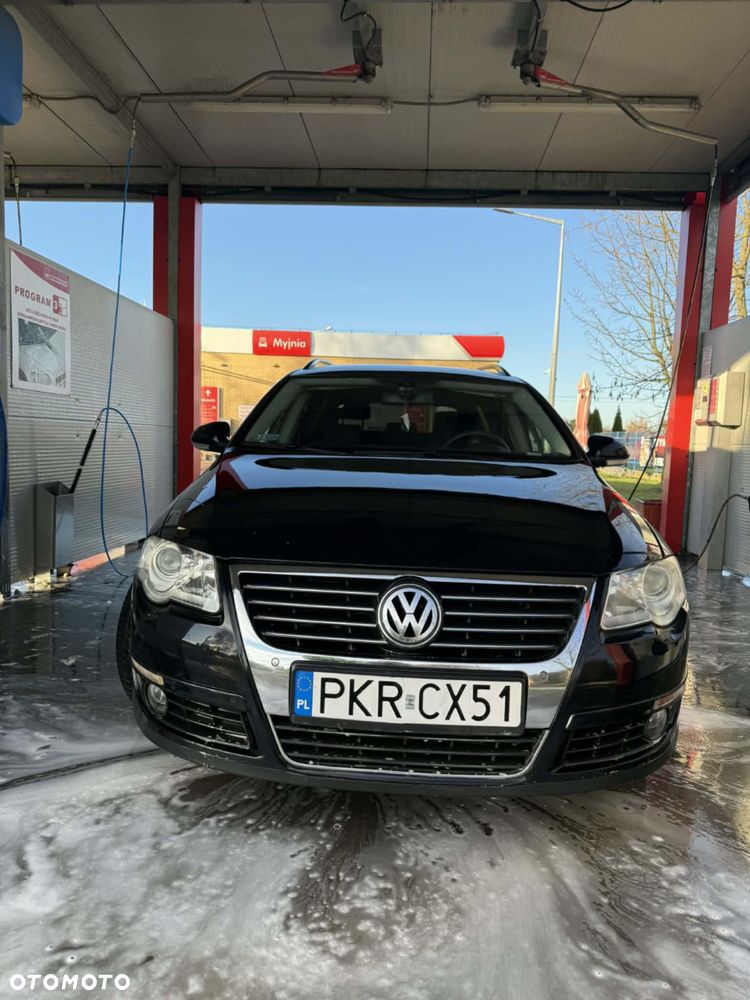 Volkswagen Passat - 1