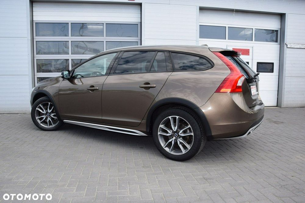 Volvo V60 Cross Country D3 Drive-E Summum - 13
