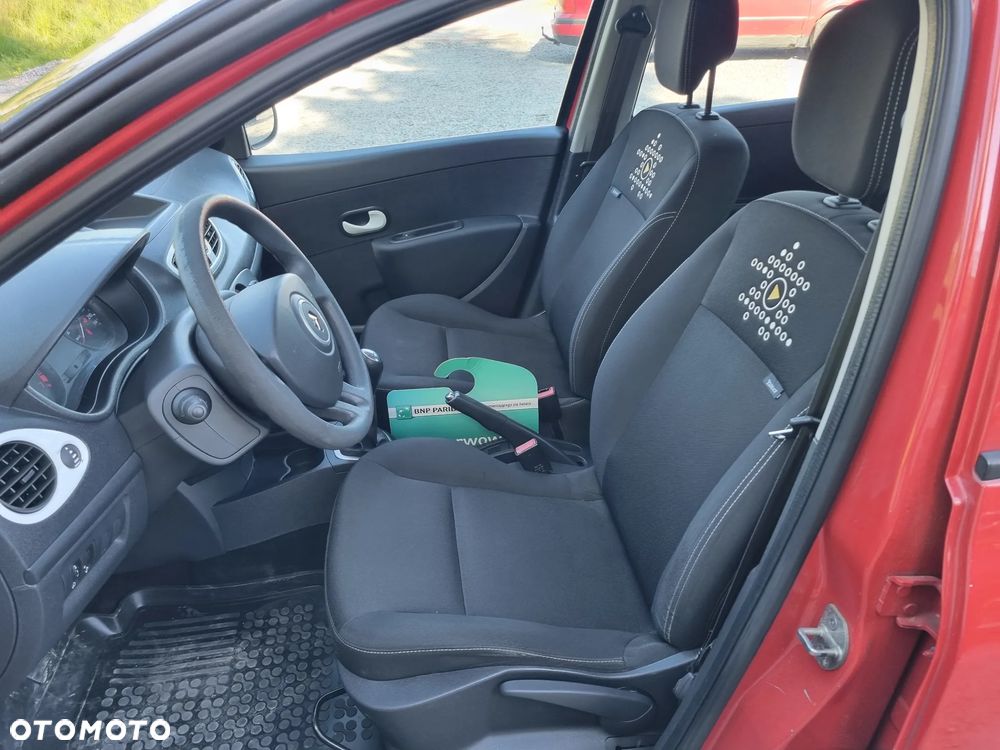 Renault Clio 1.2 16V 75 Yahoo - 16