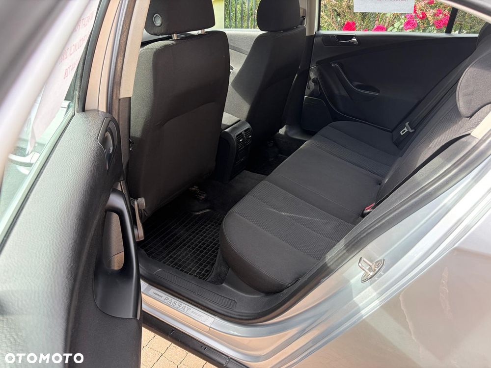 Volkswagen Passat 1.9 TDI Comfortline - 8