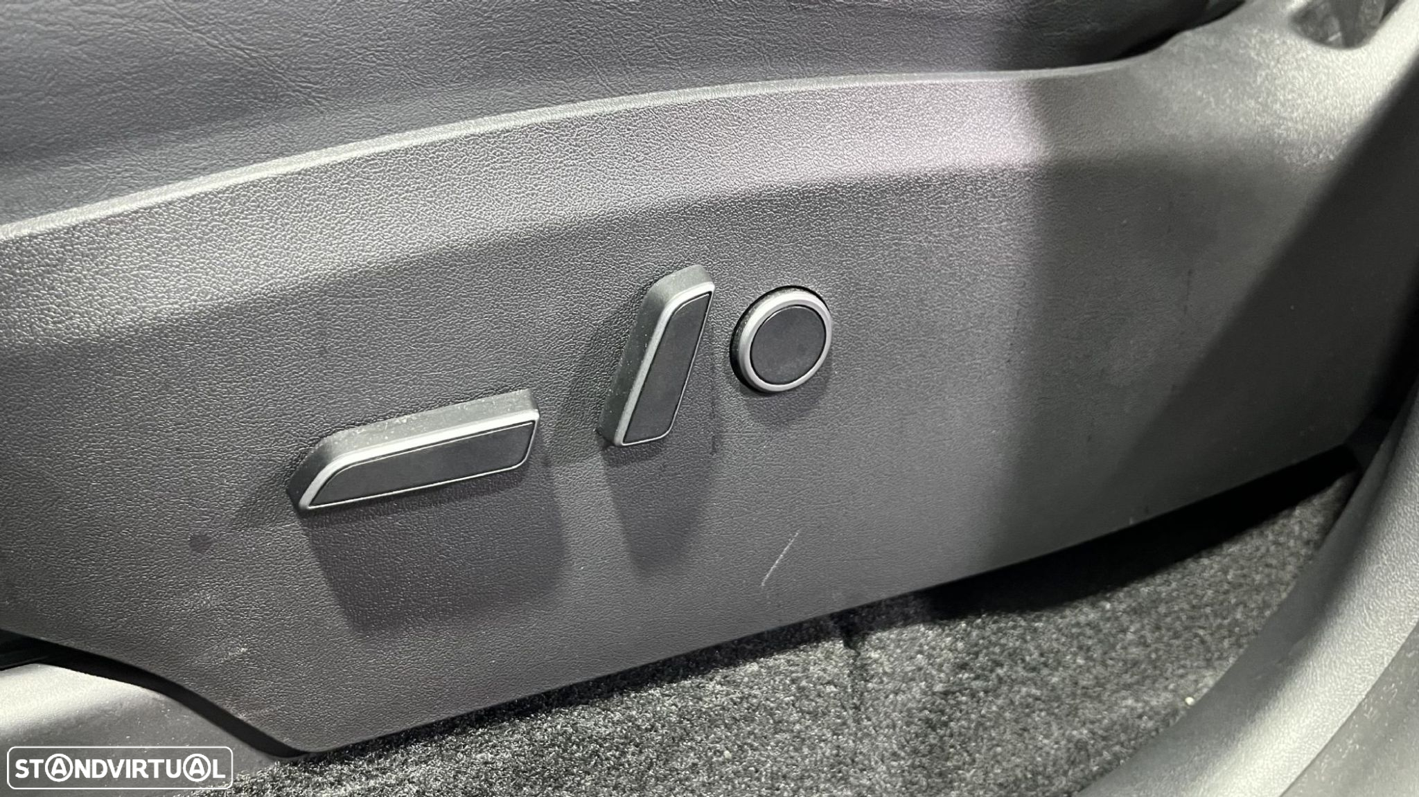Tesla Model Y RWD - 12