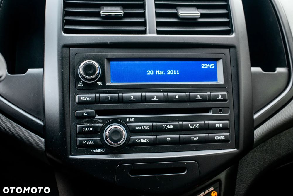 Chevrolet Aveo 1.2 LS - 19