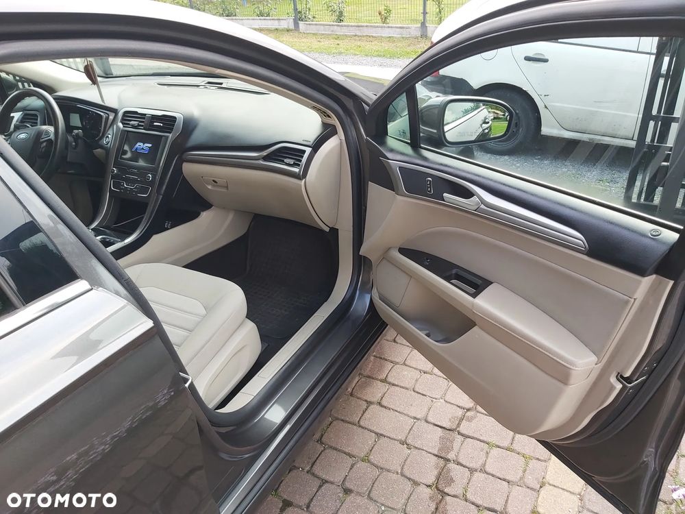 Ford Fusion - 9