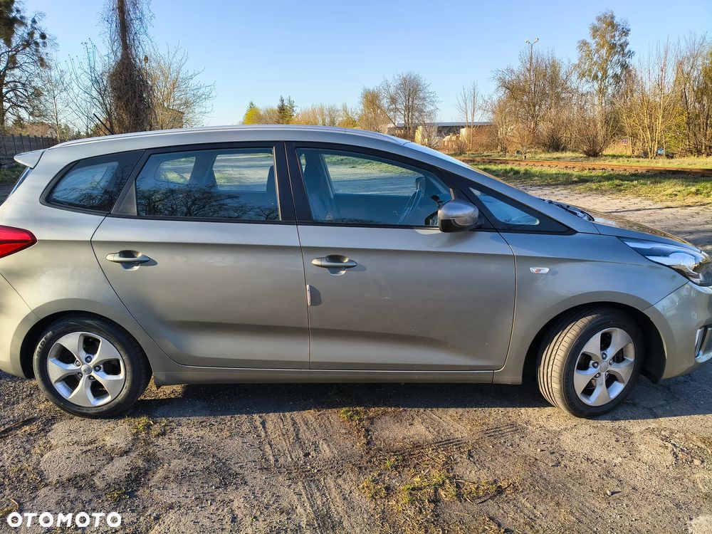 Kia Carens 1.6 GDI Dream Team Edition - 3