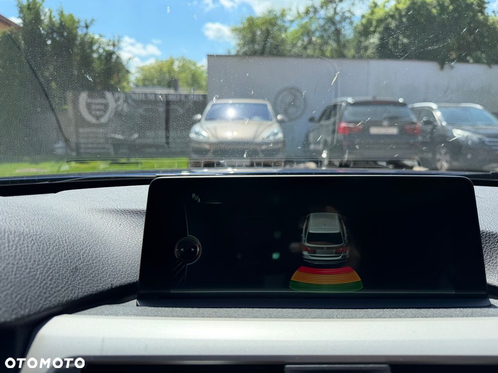 BMW Seria 3 320d Efficient Dynamics Edition Sport Line - 37