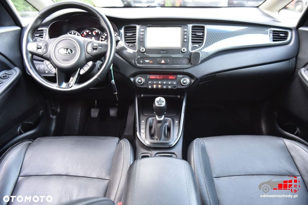 Kia Carens - 23