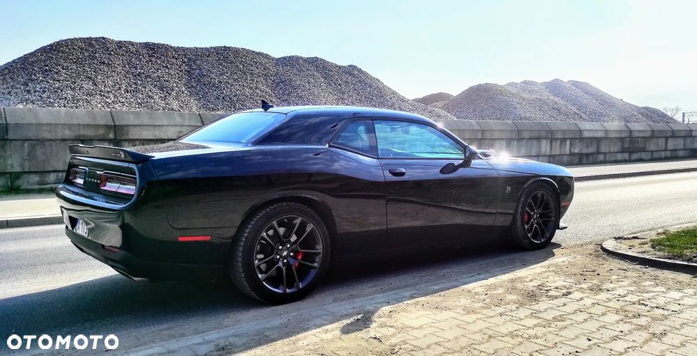 Dodge Challenger 6.4 Scat Pack - 16