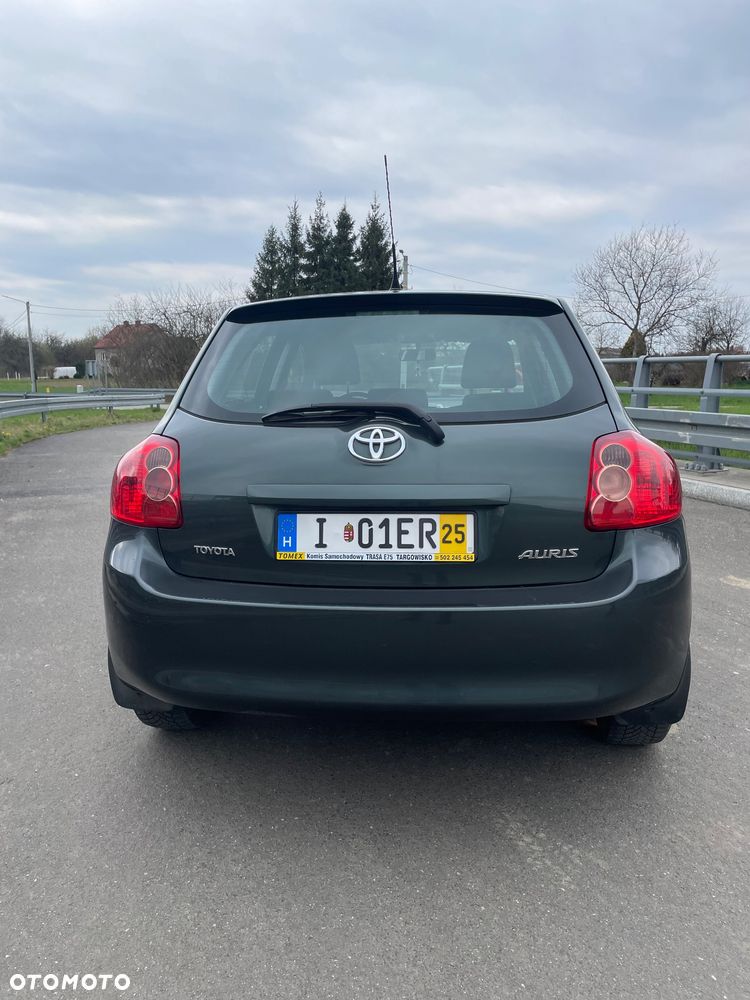 Toyota Auris - 10