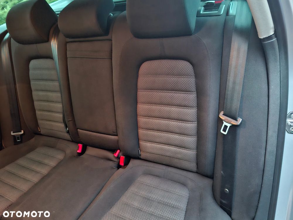 Volkswagen Passat 2.0 TDI DSG Individual Chrom dunkel - 8