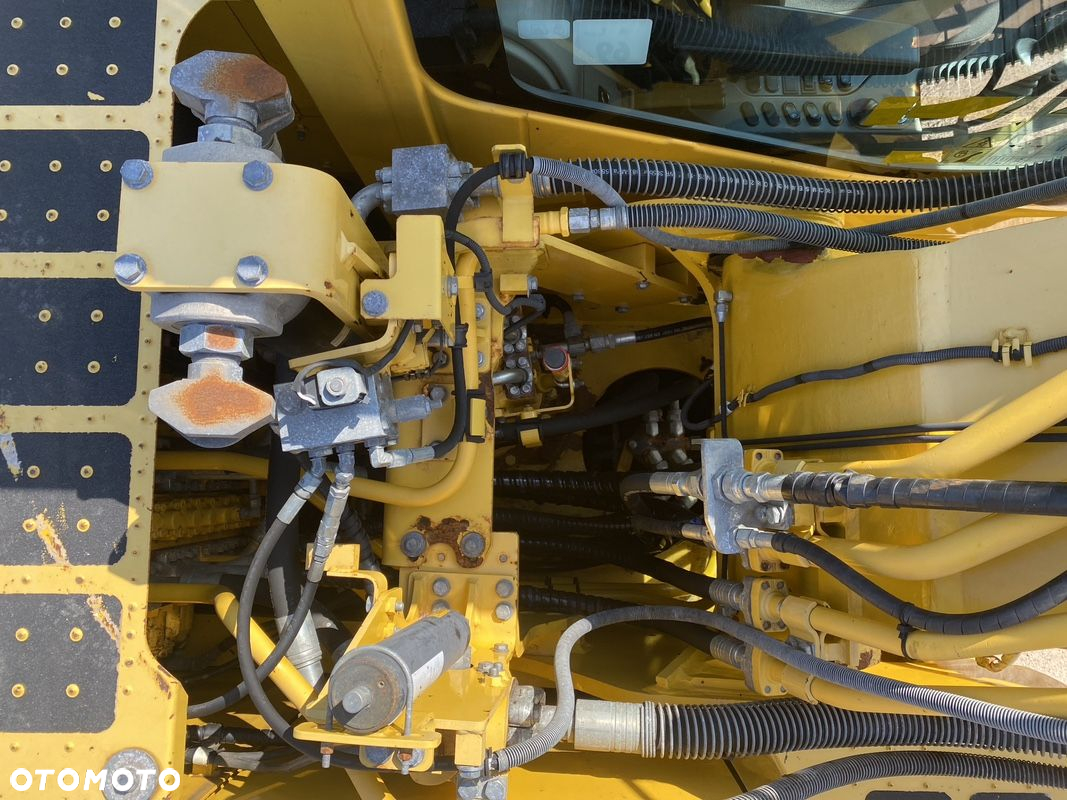 Komatsu PC 210 LC - 9