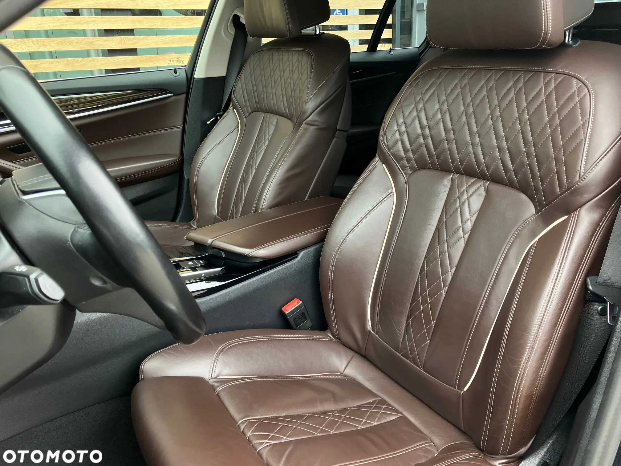 BMW Seria 5 520d xDrive Touring - 39