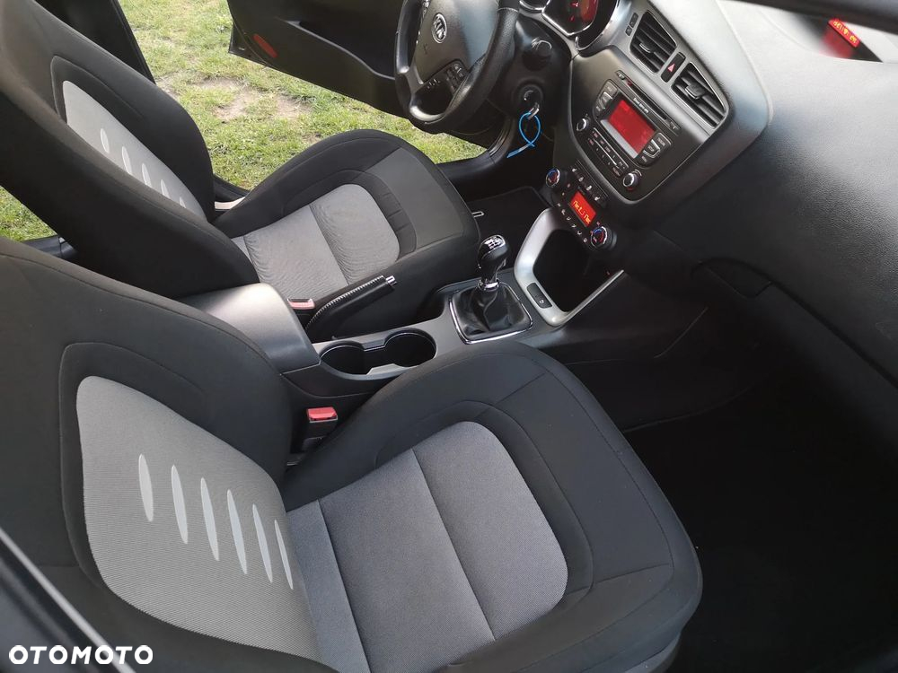 Kia Ceed 1.6 CRDi 128 Vision - 15