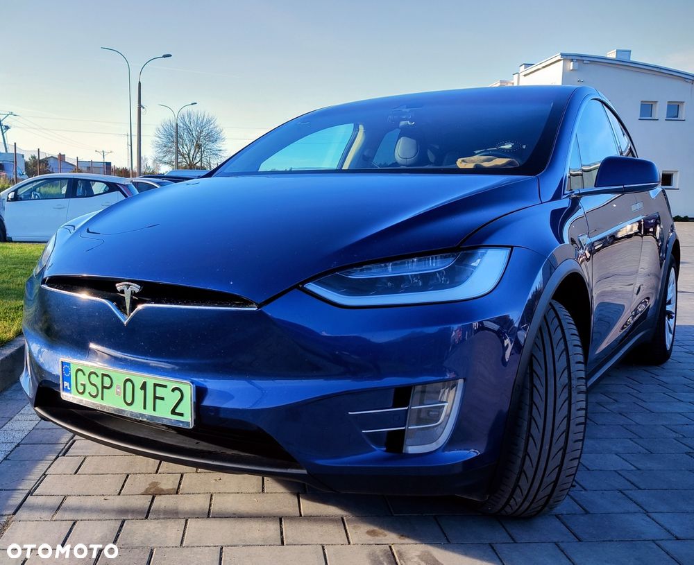 Tesla Model X - 2