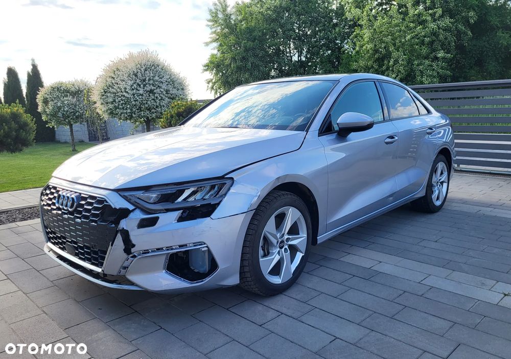 Audi A3 Limousine 40 TFSI quattro S tronic advanced - 4