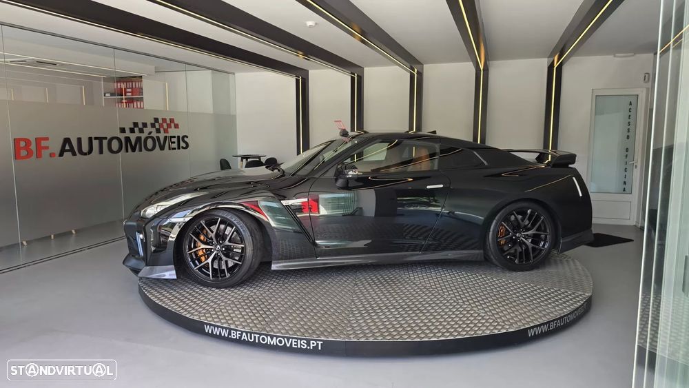 Nissan GT-R Prestige Edition - 14