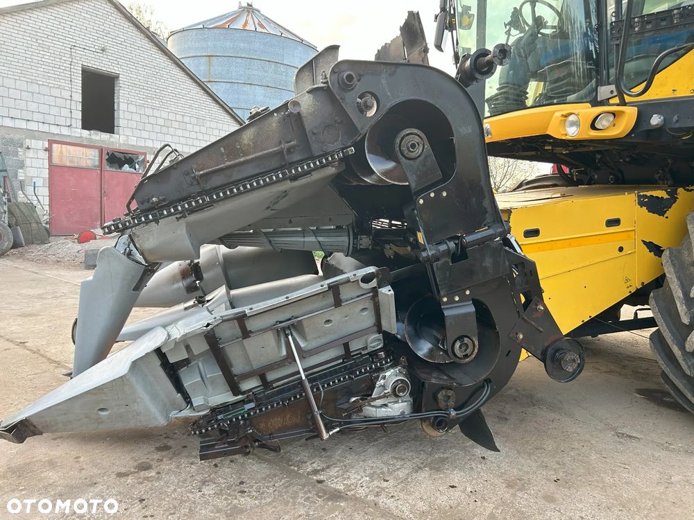 New Holland CR9070 - 3