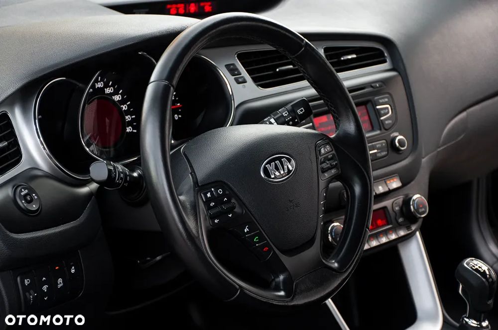 Kia Ceed - 24